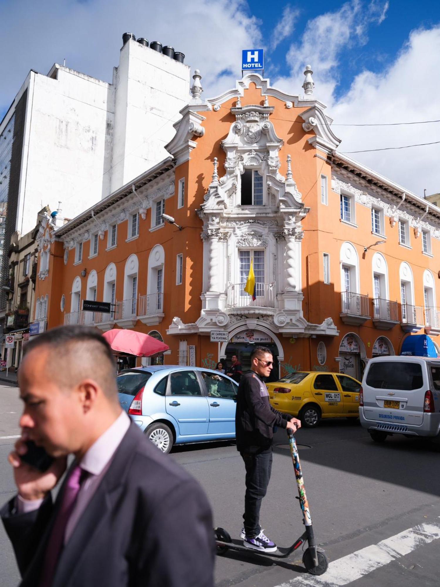 Hotel Artistico Bogota Bagian luar foto