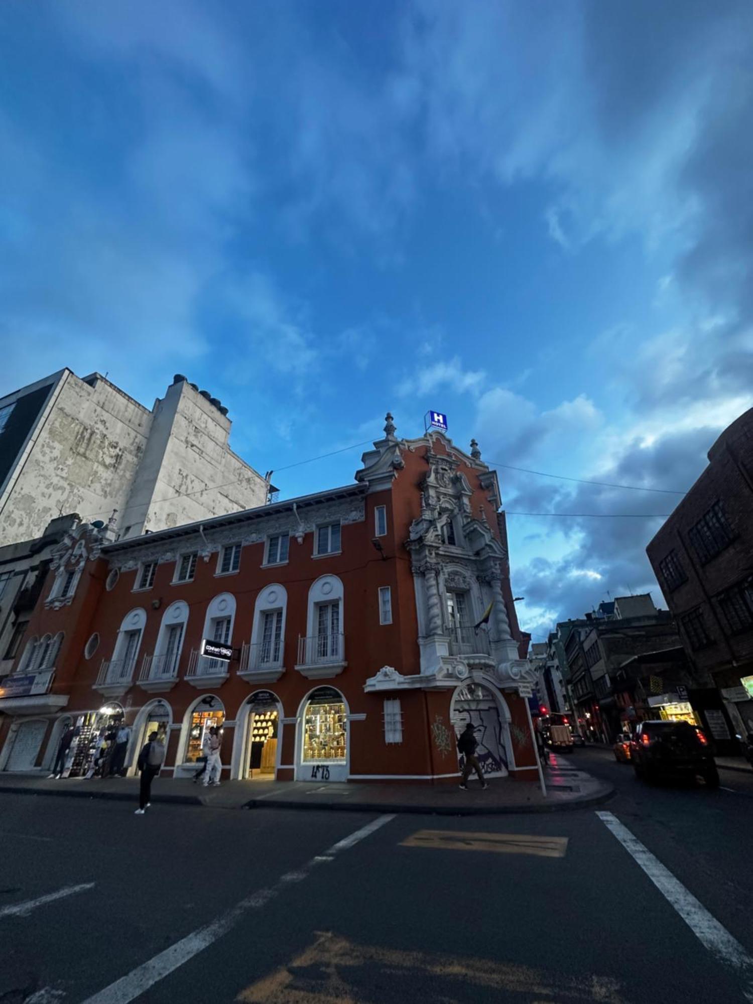 Hotel Artistico Bogota Bagian luar foto